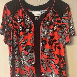Alfred Dunner Red & Black Floral Top. Size SM